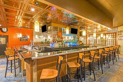 Wyndham Garden York bar